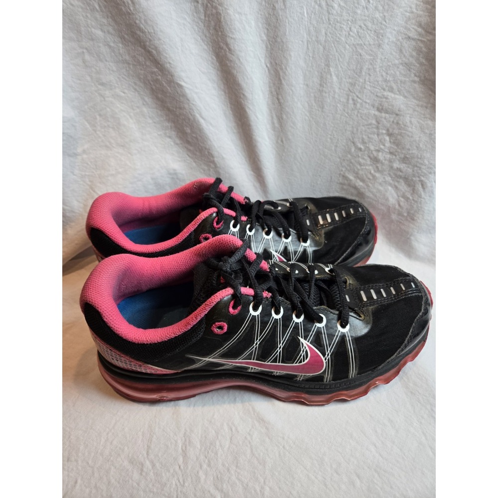 Nike Airmax‎ Womens Size 7 Black with Pink Trim Athletic Shoes